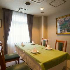 お子さま連れも歓迎。完全個室のプライベートな宴席が楽しめます