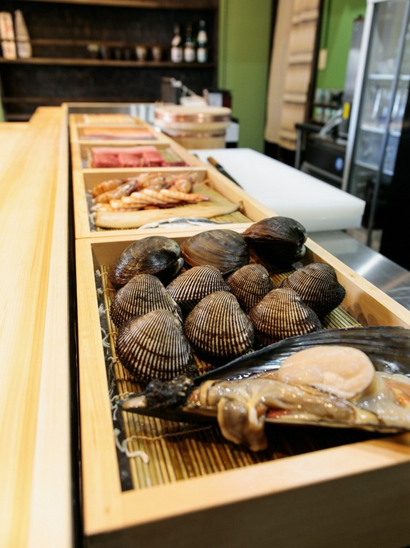 築地場外の江戸前鮨の新店。旨い鮨や海鮮丼を高コスパでご提供