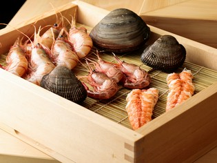 最高のネタの宝庫！　全国の旬魚介を新鮮＆生のままご提供