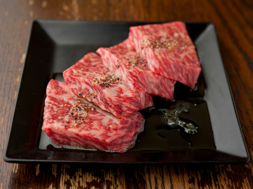 13の部位を10種類のタレで楽しむ『おまかせコース』