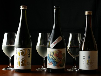 店主が選りすぐった各種日本酒が豊富！