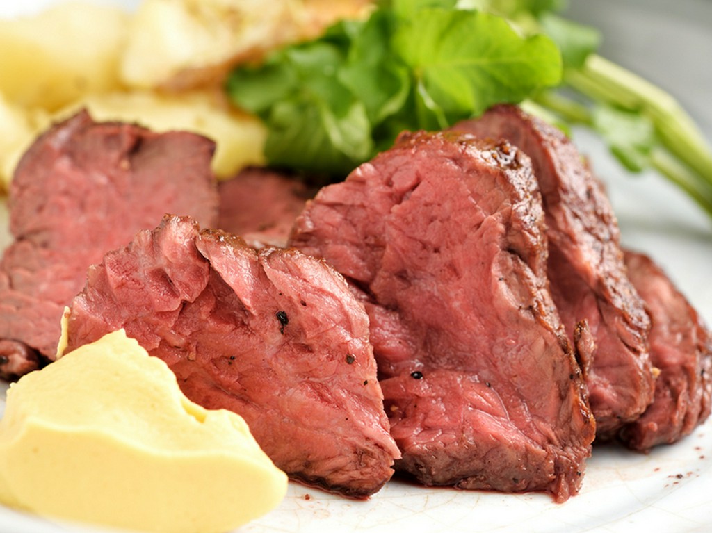 ジューシーな柔らかさ『牛サガリのステーキ　ディジョンマスタードで』