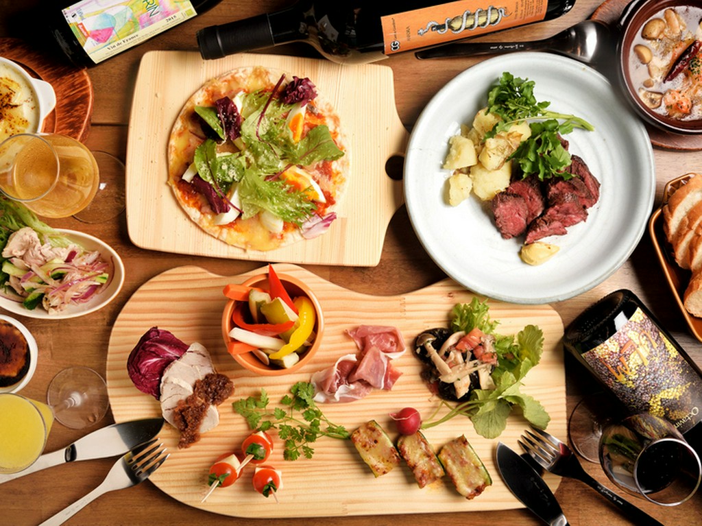 バーでの女子会デビューは【GODO BAL】で！　『120分飲み放題付　女子会コース』