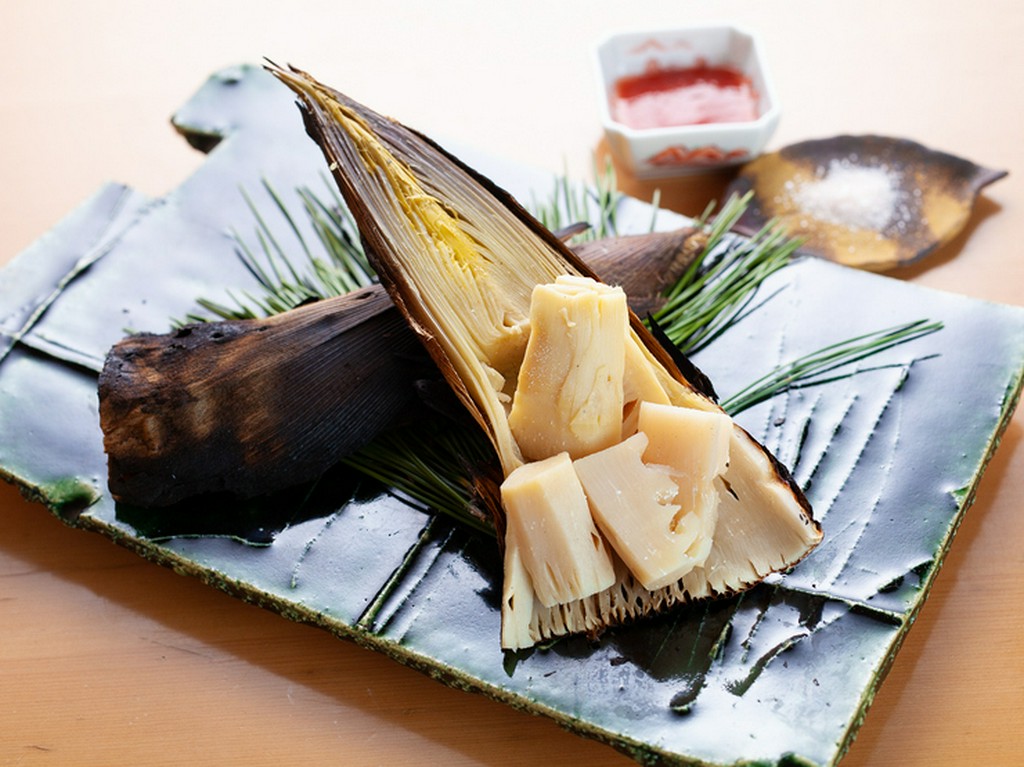 焼きたけのこ　※コースの一品です。季節に応じて料理内容が変わります