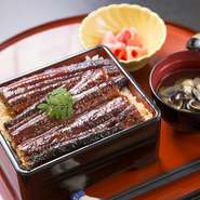 どなたにでも気軽に食べていただきたいからと、料金の値上げは行われておりません。ふわふわ食感でありながら脂もしっかり乗っている極上のうなぎで、お腹も心も満たされます。