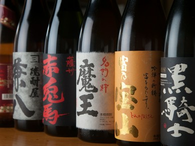 季節の料理と合わせて楽しめる、種類豊富なお酒を用意