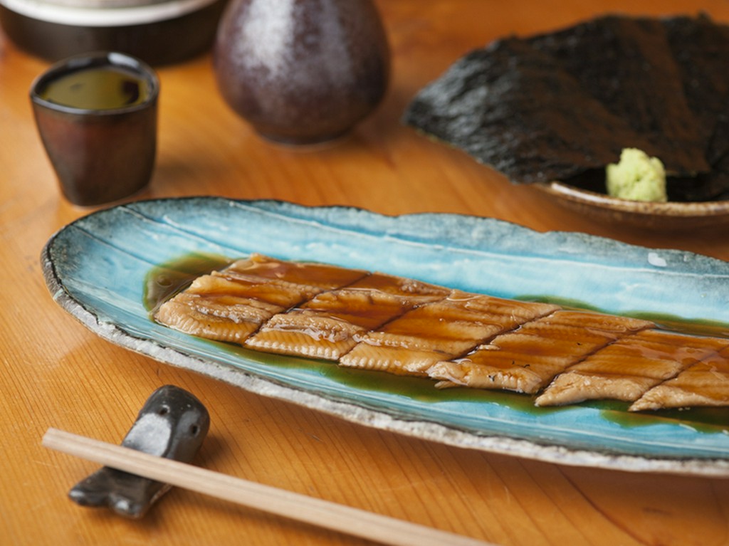 ふわふわ食感の味わいを楽しむ『蒸し穴子と焼きのり』