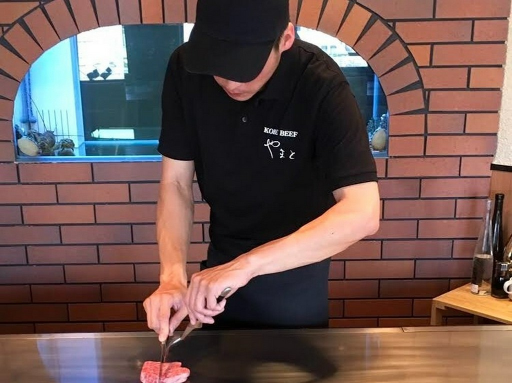 ゆったりと落ち着いて食事ができる空間でのおもてなし