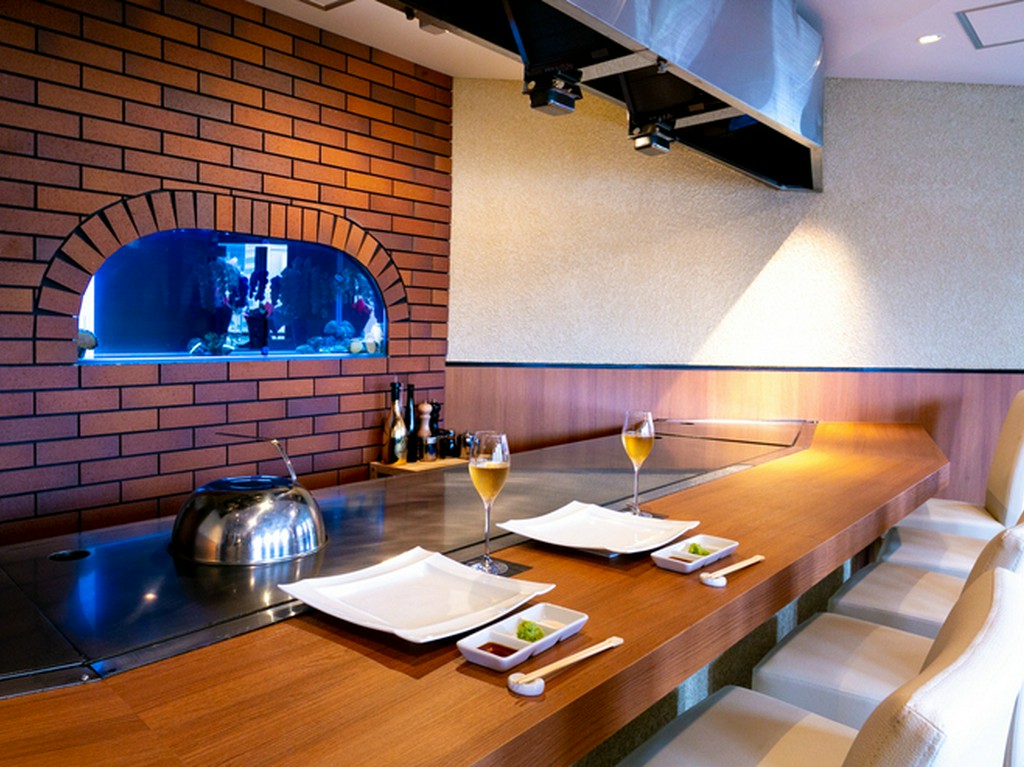 記念日のディナーに相応しい、洗練されたダイニング