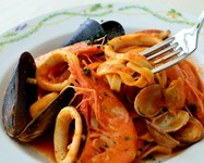 Pane-パン
Zuppa-スープ
Antipasto misto-前菜の盛り合わせ-
La pasta del giorno-本日のパスタ-
Caffe o Te-コーヒーまたは紅茶