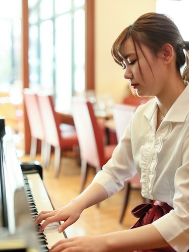 ピアニストによる生演奏を満喫