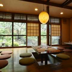 日本庭園を眺めながら、ゆったり食事をいただく贅沢な時間