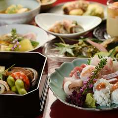 店主が織りなす四季折々の料理。一期一会の逸品をいただく『おまかせ会席』