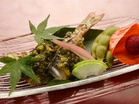 京都の旬を堪能。心遣いと工夫で鮎の異なる味わいを楽しめる『鮎の九条葱味噌焼き』