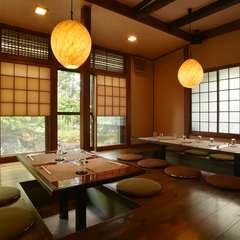 閑静な町並みをゆったり散策する大人旅は、極上京料理でしめる