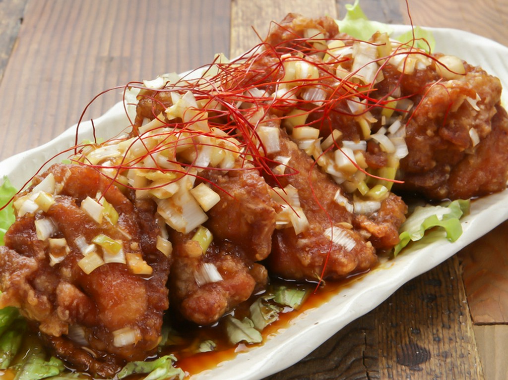 自家製のタレがクセになる！『油淋鶏』