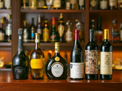 ソムリエが自らセレクトしたワインを愉しめます