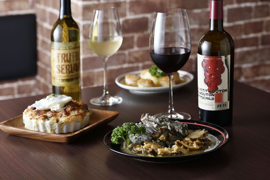 濃厚ソースを使った欧風料理はワインと味わうのがオススメ