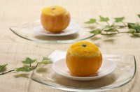 ビタミンが豊富に含まれる柚子を使った甘酸っぱい爽やかなシャーベット。