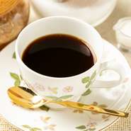 愛され続けて40年以上、地域密着型のコーヒー専門店です。誕生日のお祝いやお見合い、お友達との会食など、さまざまなシーンでご利用頂けます。おいしい食事とコーヒーを味わいに、ぜひ1度足を運んでみては。