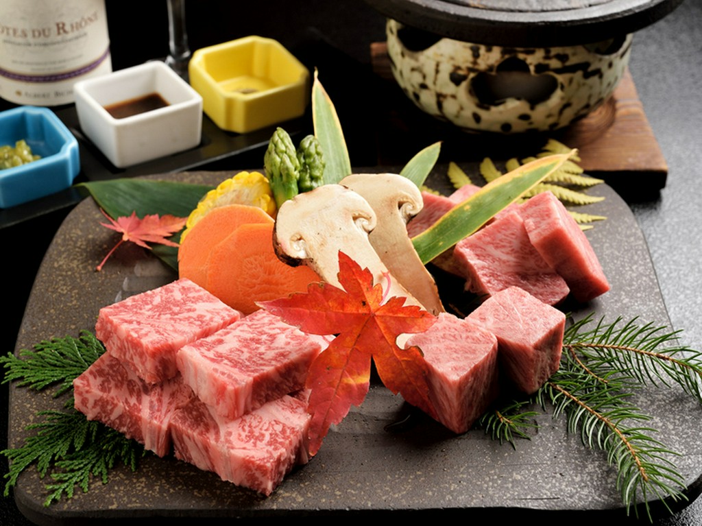飛騨牛石焼食べ比べ　サーロイン、ハネシタ、バラサンカク