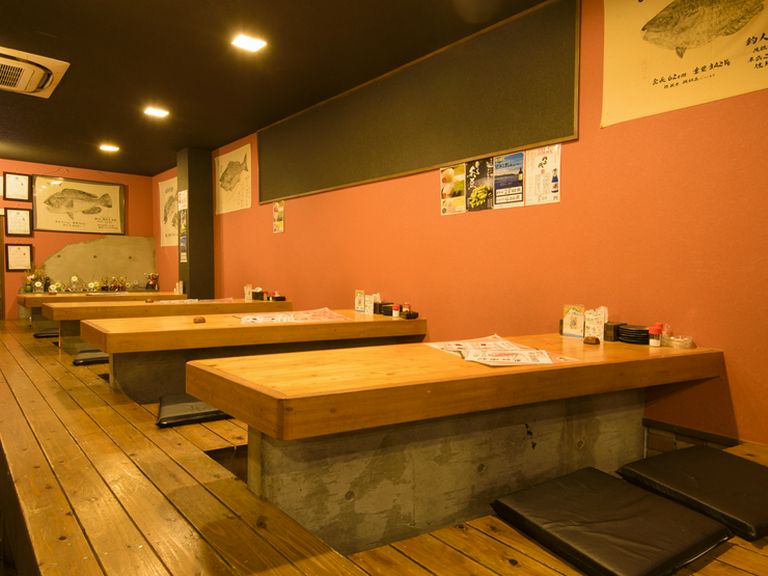 気取らず飾らずホッと心が和む空間で、おいしい料理に舌鼓