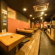 温かな雰囲気の中、肩肘張らずカジュアルに。島時間を楽しんで
