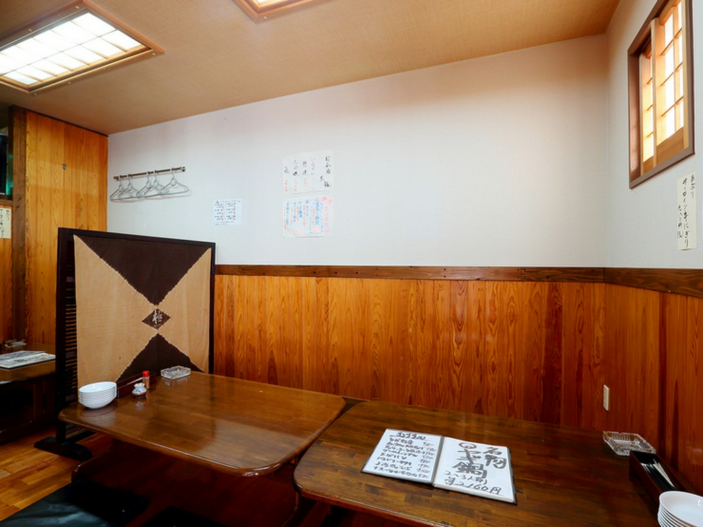 子ども連れでも利用しやすい、10名までのプライベート半個室