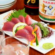 「シビ」とは、奄美の言葉でキハダマグロのこと。奄美近海で一本釣りされた、冷凍されていない生のままのキハダマグロは絶品です。食感は弾力があって、ぷりっぷり。新鮮ならではの美味しさです。