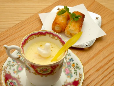 旬の味覚を多彩に楽しむ『トウモロコシのスープ＆パートフィロー包み』