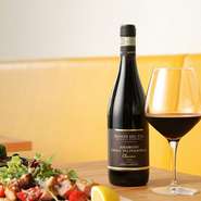 当店では、飲み放題付きパーティーコースをご用意しております。他にも各種コースメニューを取り揃えておりますので、お気軽にご相談ください。