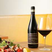 ドリンクメニューには力を入れています。特にワインはイタリア産ワインのみを揃えました。90分1500円で9種類のイタリア産ワインが飲み放題となっています。時間の許す限り、ゆっくりご賞味ください。