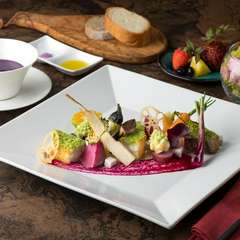 美ら島野菜をふんだんに取り入れたヘルシーなランチ