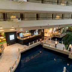 洗練されたホテル空間で味わう、伝統的な沖縄料理