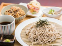 料理人が丁寧に手打ちする自慢の『蕎麦』