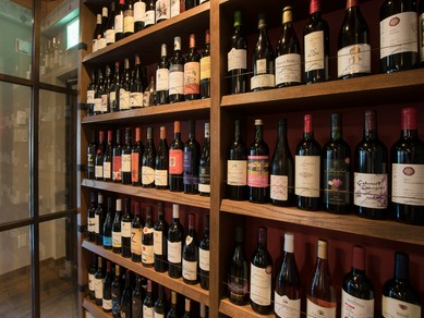 グラスワインで、多種多様なワインが気軽に愉しめるお店　