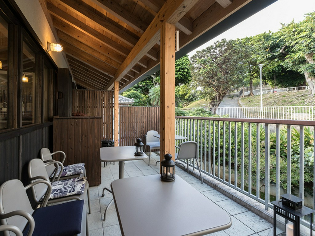 マイナスイオンの空気を感じ楽しむ、グラスシャンパーニュは格別