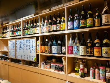 40種以上の泡盛をじっくり飲み比べ				