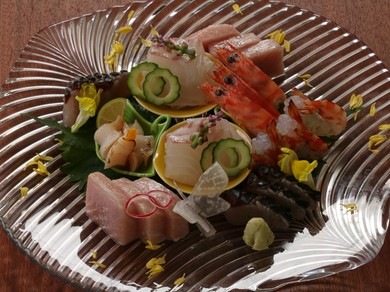 きめ細やかな肉質で柔らかい「熊野牛」や白浜の海の幸