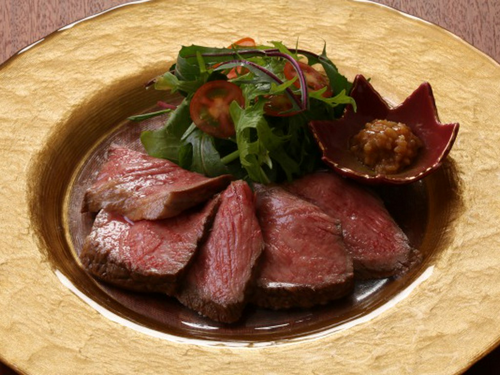 しっとりと柔らかい『熊野牛ローストビーフ』