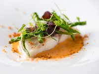 季節の食材やブルーオマール海老等を使用した全9品のランチコースです。