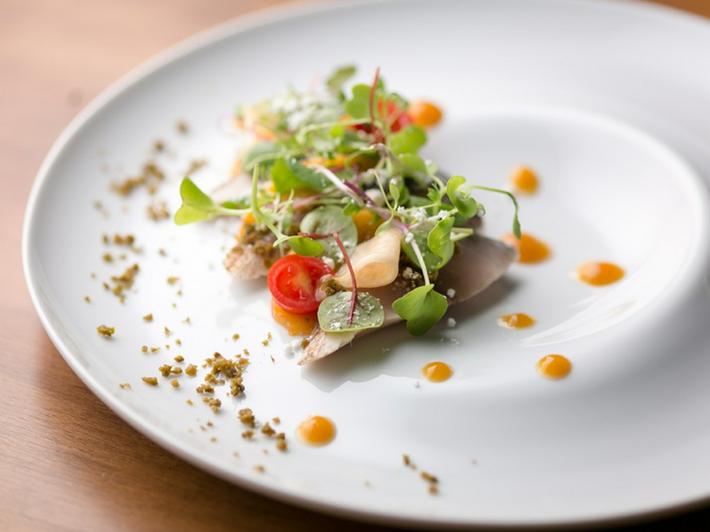 移りゆく四季。その一瞬をとらえた「料理」を提供
