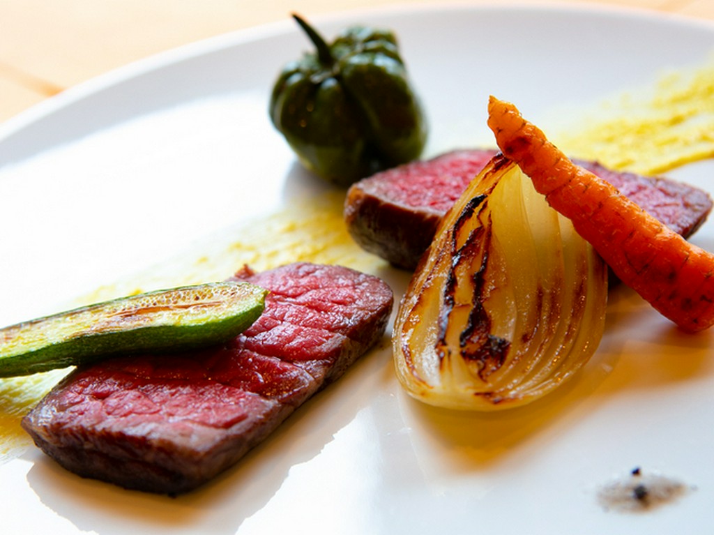 入手困難！　西洋わさびをきかせたソースでいただく『特選黒毛和牛A4ランク　和王のグリル』100g