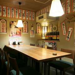 地酒もカクテルもリーズナブルな価格で、ちょい飲みにピッタリ！