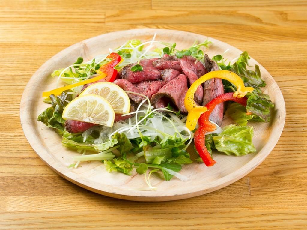 岡山が誇る高級ブランド黒毛和牛の旨味を堪能できる『千屋牛ローストビーフ』