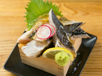 上質な鰆が手に入るからこそ刺身で食べられる。岡山では外せない名物料理『鰆タタキ』