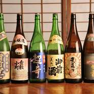 全国各地の地酒から店主自らが厳選した日本酒の数々。岡山県の地酒はもちろん、定番から入手の難しい銘柄まで数多く取り揃えられています。美味しい料理に合う自分好みの旨いお酒を探してみてはいかがでしょう。