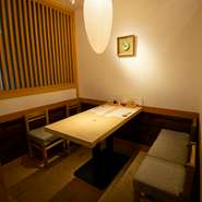 名古屋駅にほど近い好立地でありながら店内はまるで料亭を思わせる落ち着いた和空間。6つの個室と2つの半個室があるので、接待やお祝いの席にぴったり。美味しい料理と旨い酒で至福のひとときをお過ごしあれ。