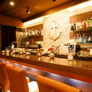 カフェでありながらも、アルコールも豊富に取り揃えています。また、happy hourの時間はお得にドリンクとデザートが楽しめるので、お友達を誘ってぜひ一度食べに来てください。