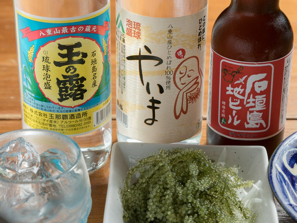 島酒の泡盛や古酒、石垣島の地ビールなど種類豊富にあるお酒